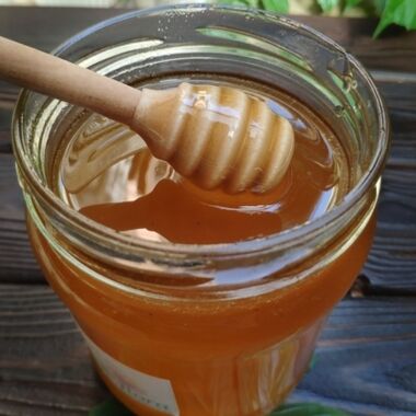 Το μέλι, το οποίο βοηθά στην ανικανότητα, αναμειγνύεται με ξηρούς καρπούς δίνει εξαιρετικά αποτελέσματα